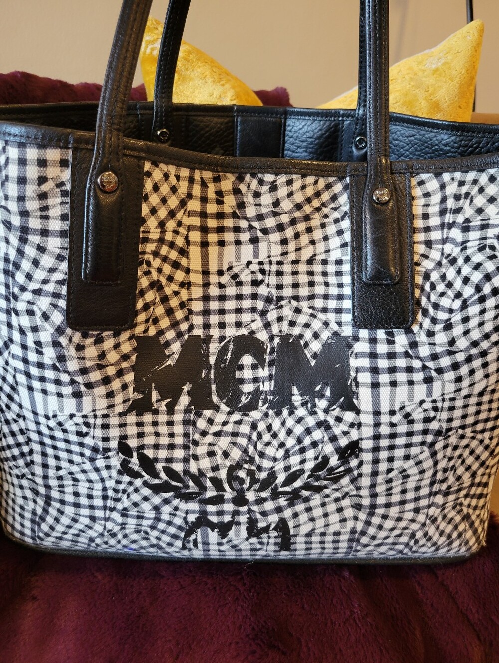 MCM Medium Reversible Liz Shopper Tote in Visetos - Picture 10 of 16